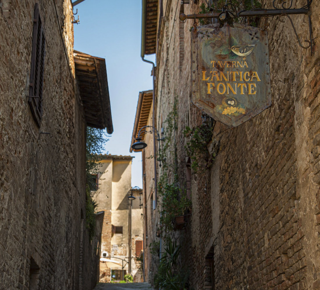 borgo-certaldo-antica-fonte-cuore-toscana